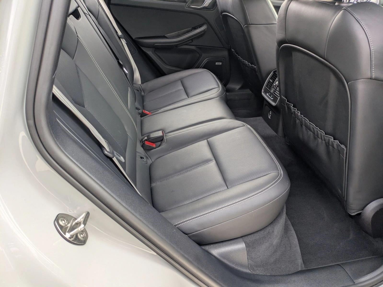 2022 Porsche Macan AWD