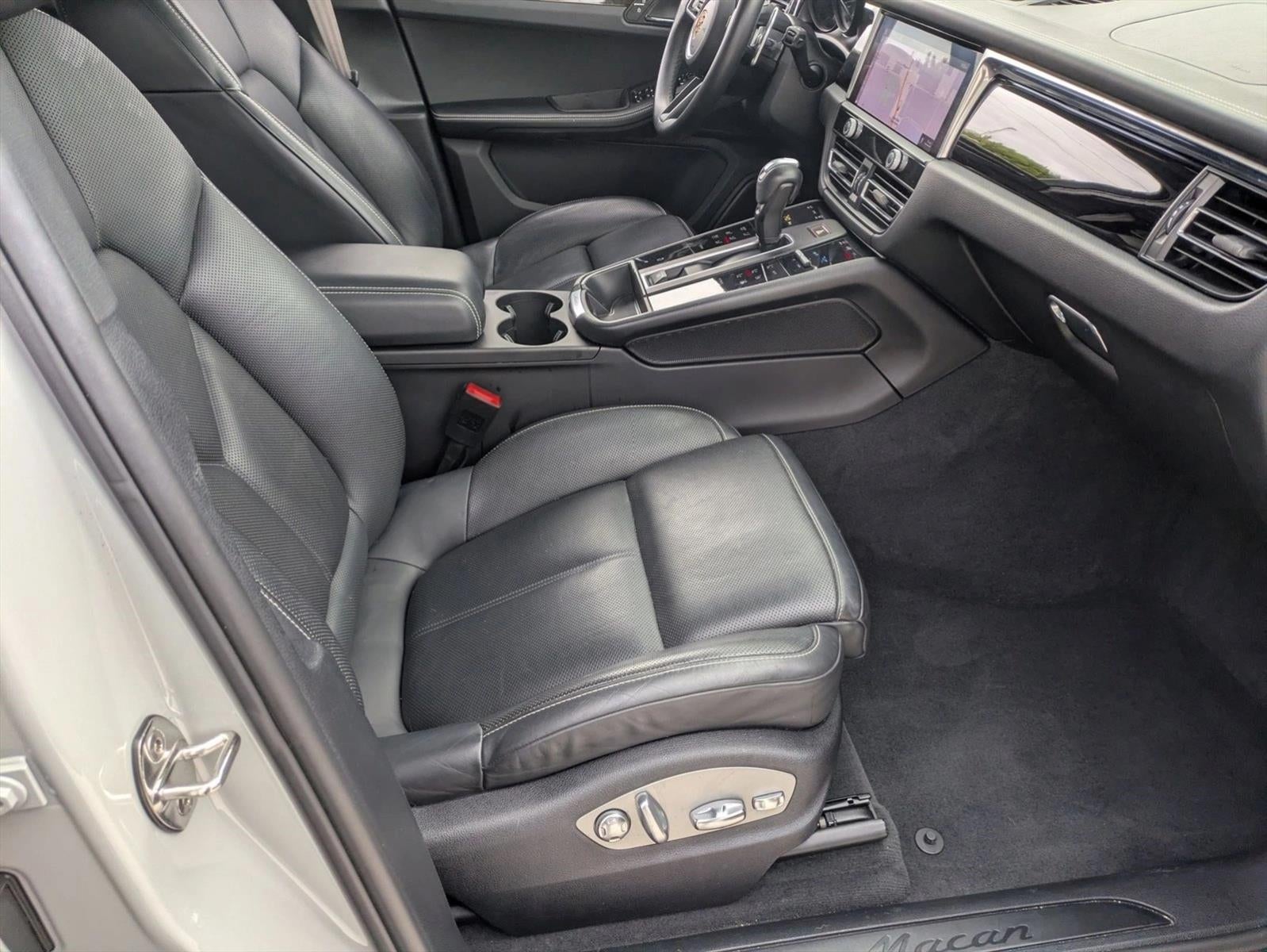 2022 Porsche Macan AWD