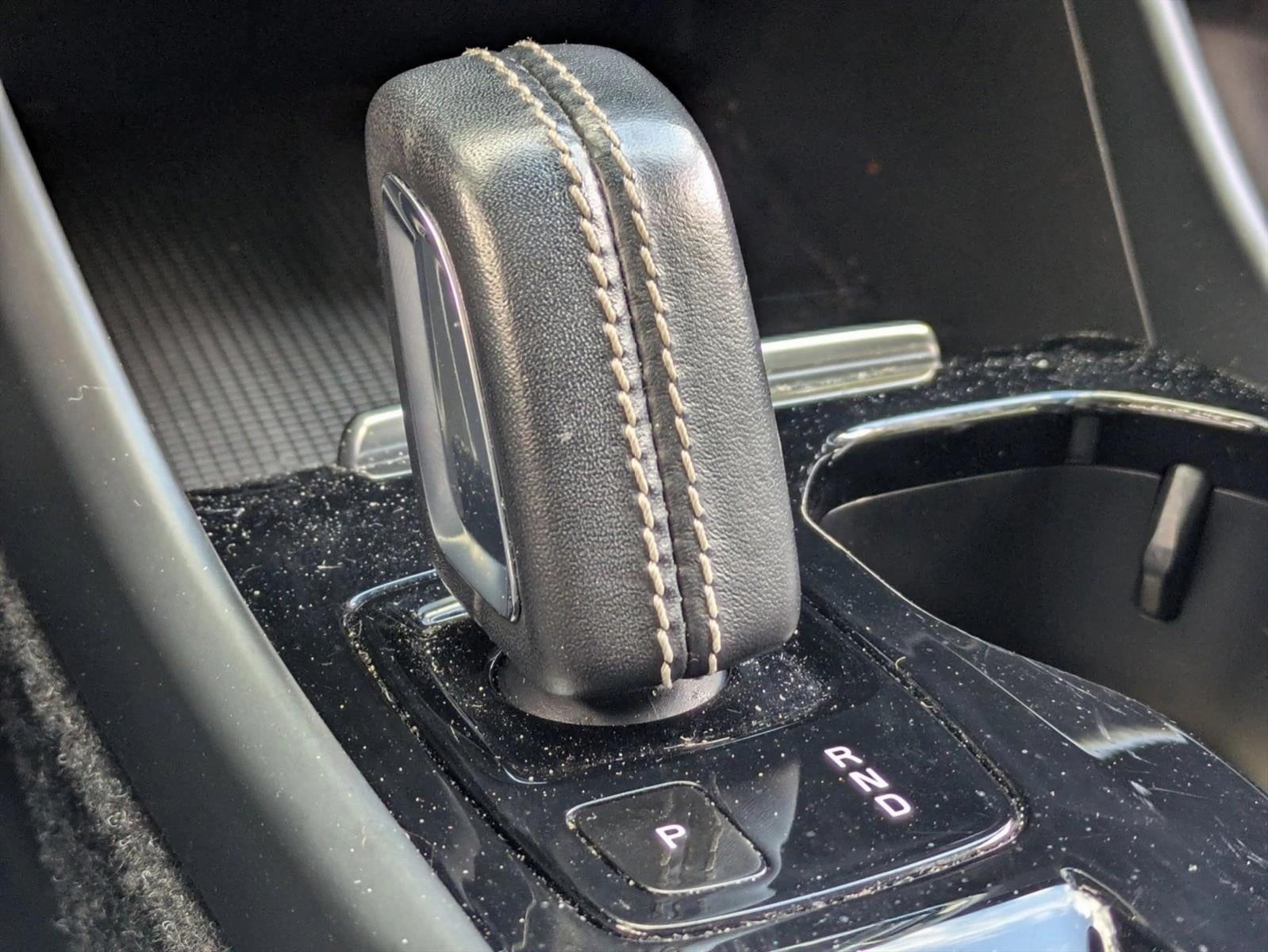 2021 Volvo XC40 T5 AWD R-Design