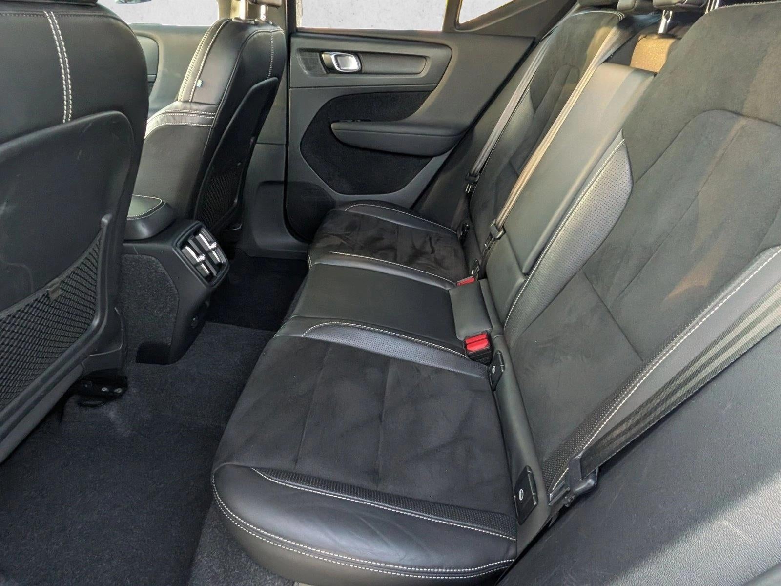 2021 Volvo XC40 T5 AWD R-Design