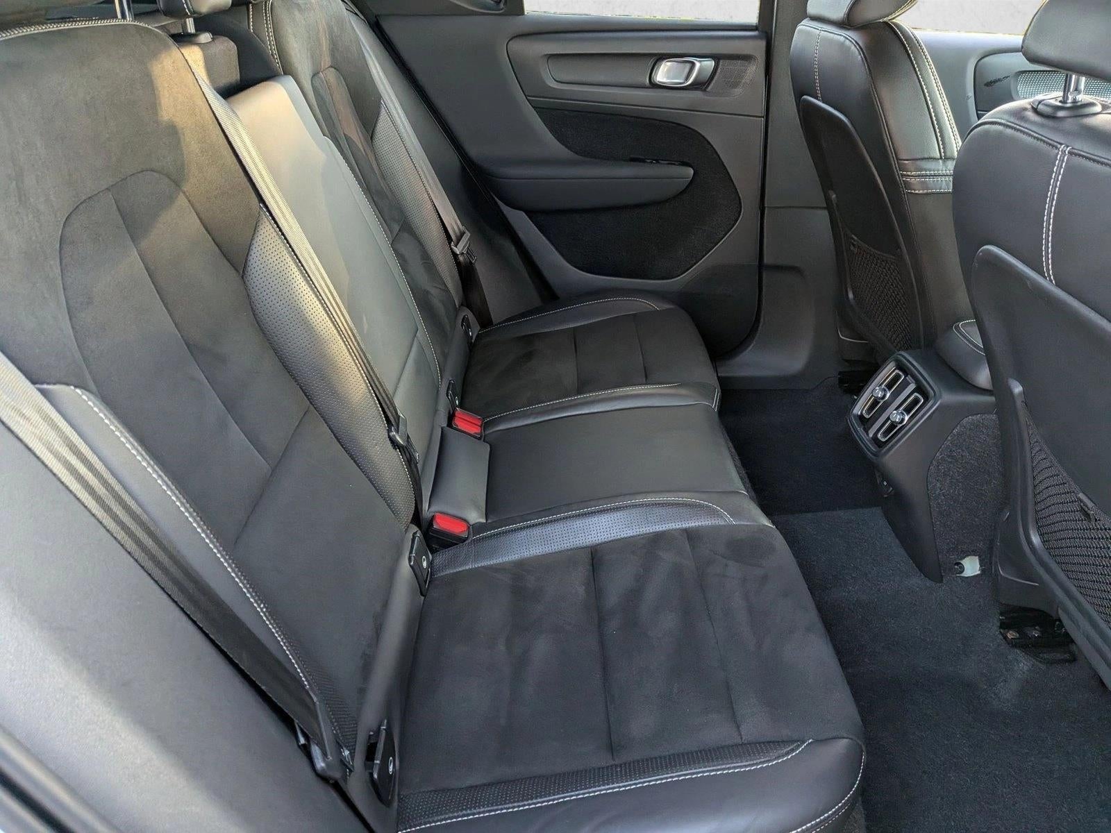 2021 Volvo XC40 T5 AWD R-Design
