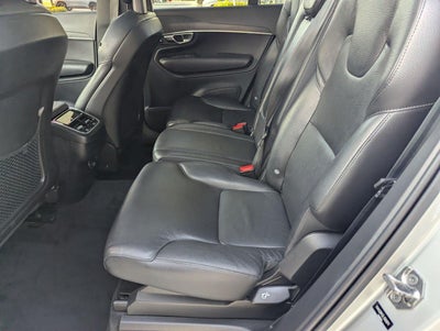 2020 Volvo XC90 T6 AWD Momentum 7 Passenger