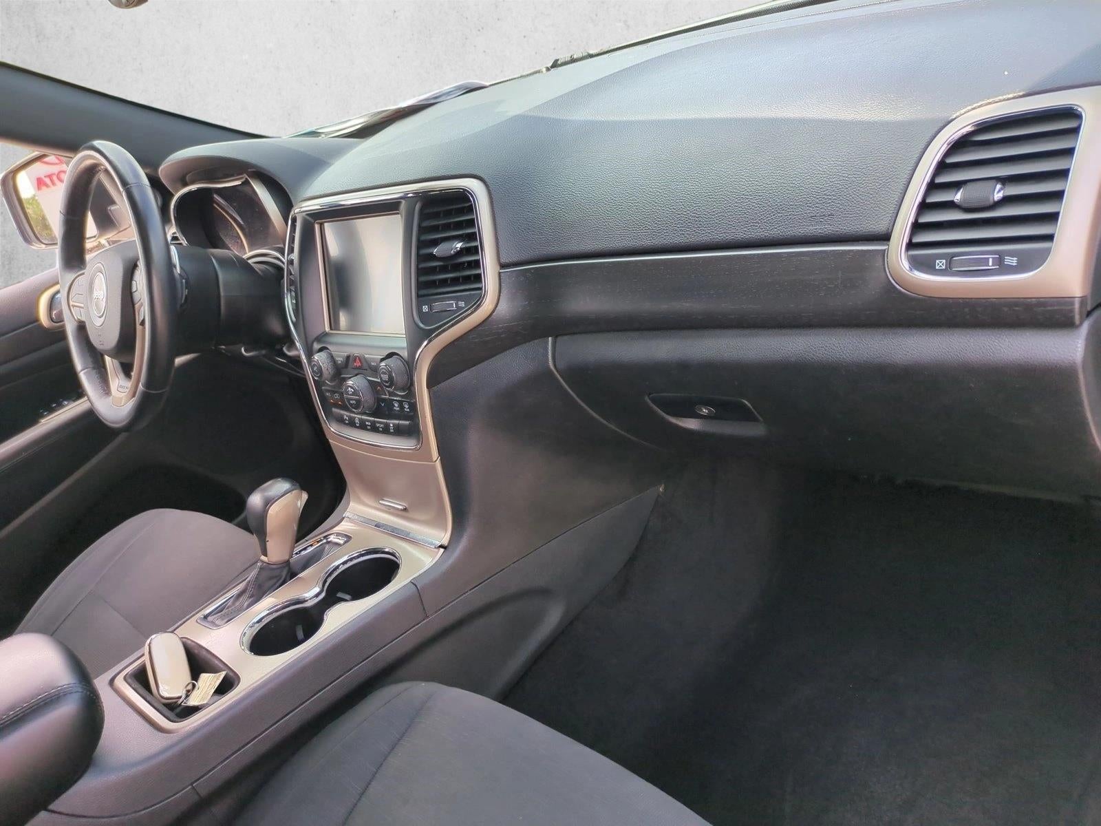 2017 Jeep Grand Cherokee Laredo 4x2