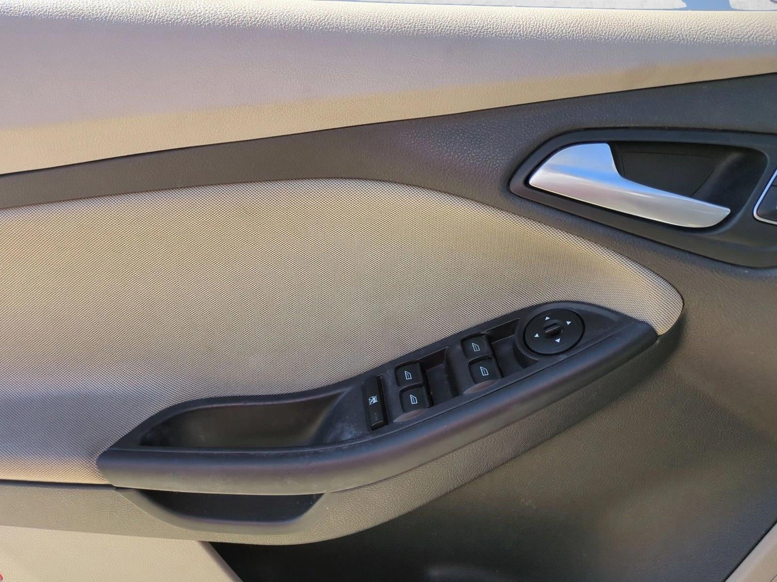 2015 Ford Focus 5dr HB SE