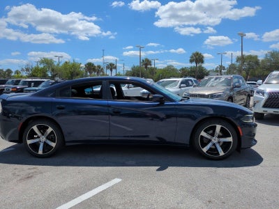 2017 Dodge Charger SE RWD