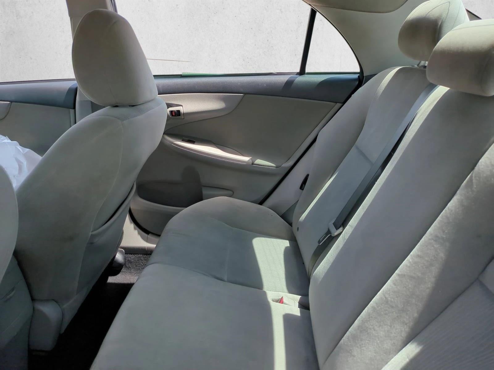 2012 Toyota Corolla 4dr Sdn Auto LE (Natl)
