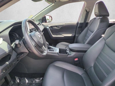 2025 Toyota RAV4 XLE Premium FWD (Natl)