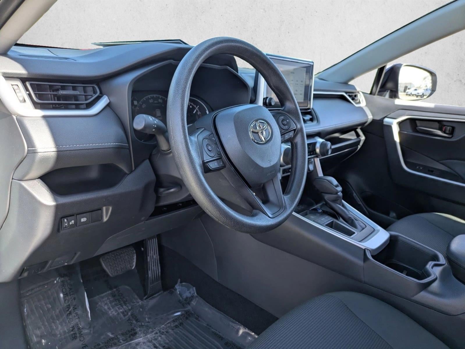 2025 Toyota RAV4 LE FWD (GS)