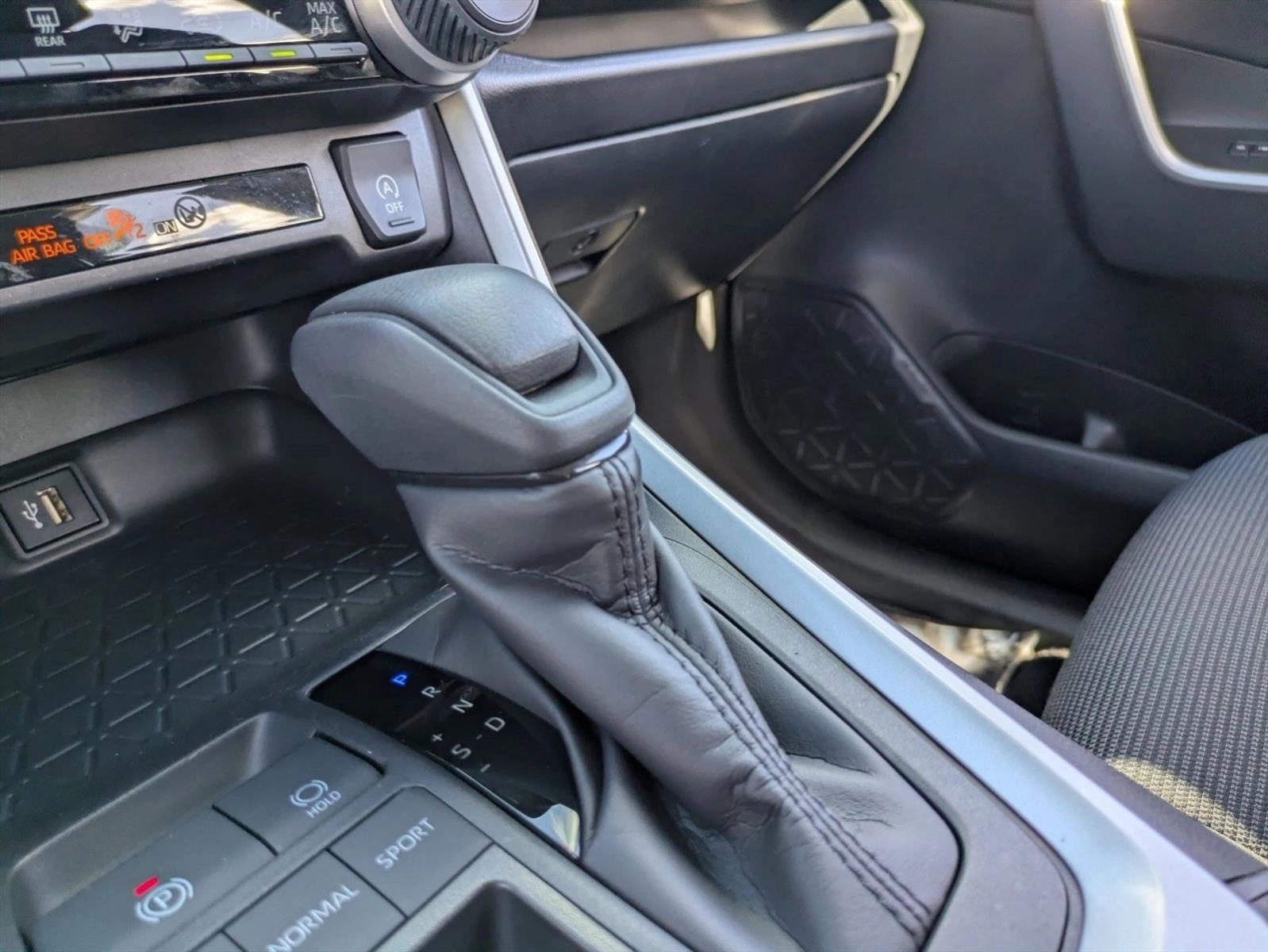 2025 Toyota RAV4 LE FWD (GS)