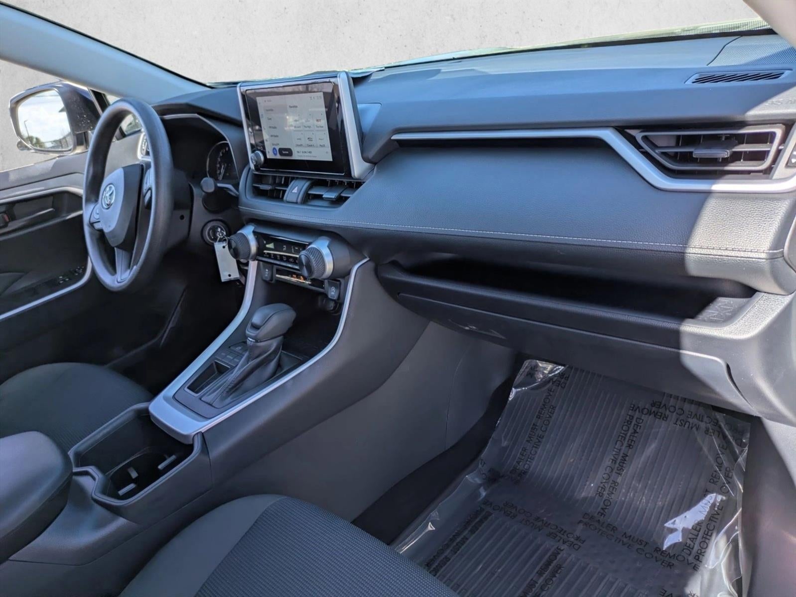 2025 Toyota RAV4 LE FWD (GS)