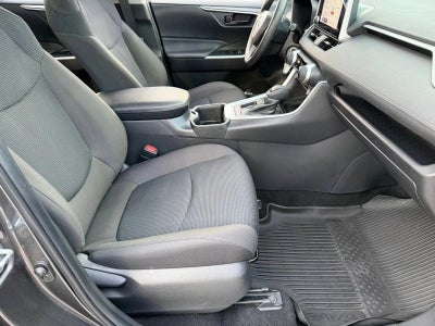 2024 Toyota RAV4 LE FWD (GS)