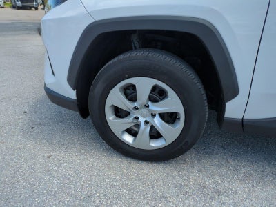 2022 Toyota RAV4 LE FWD (GS)