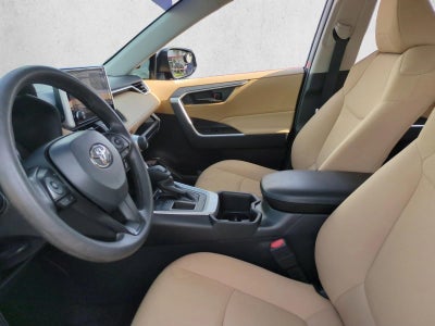 2025 Toyota RAV4 LE FWD (GS)