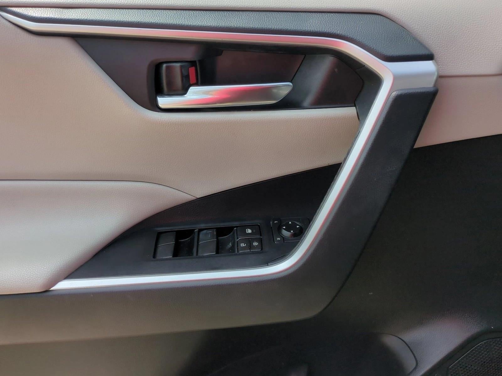 2019 Toyota RAV4 XLE FWD (GS)