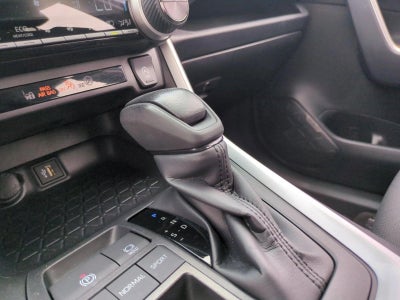 2025 Toyota RAV4 XLE FWD (Natl)
