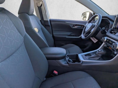 2024 Toyota RAV4 XLE FWD (GS)