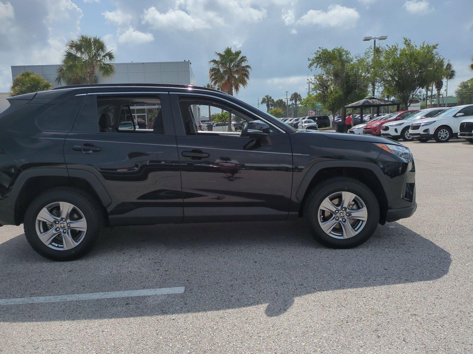 2023 Toyota RAV4 XLE FWD (GS)