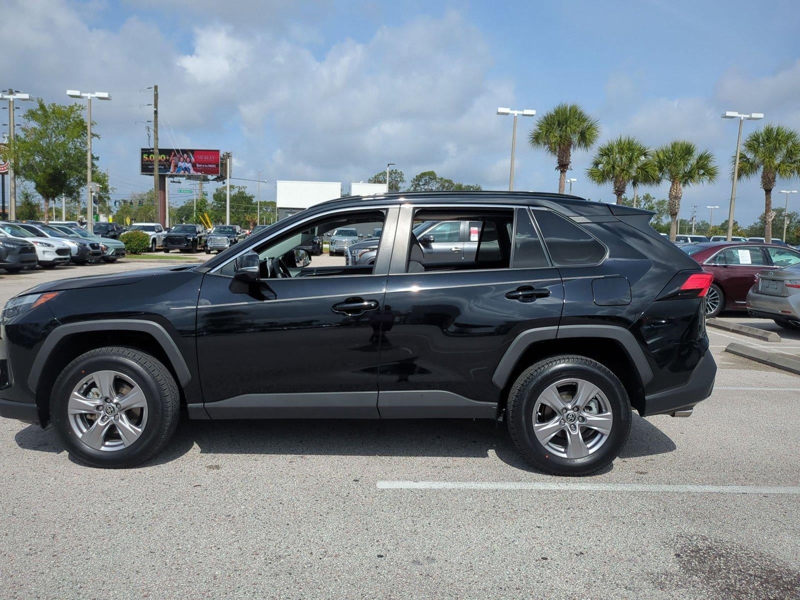 2023 Toyota RAV4 XLE FWD (GS)