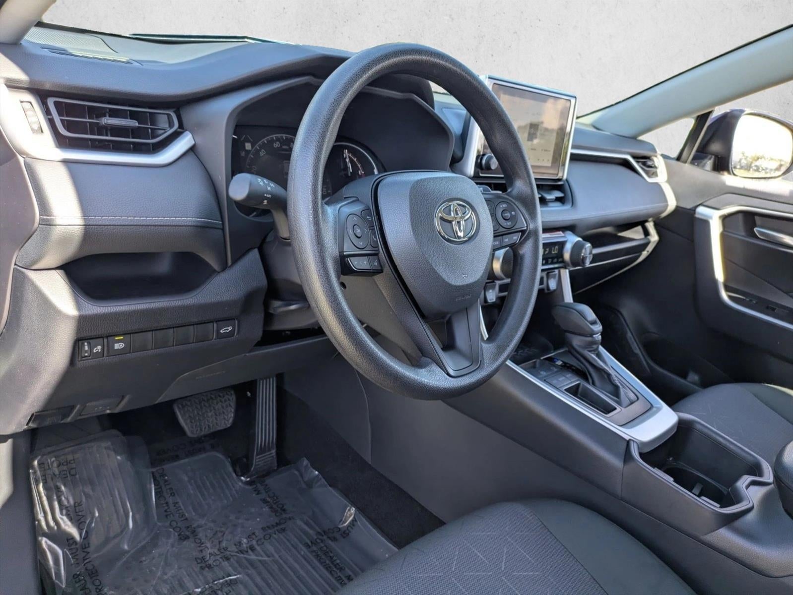 2025 Toyota RAV4 XLE FWD (GS)