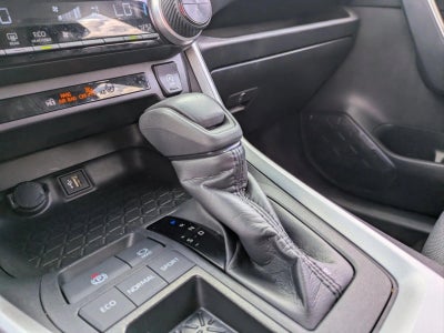 2024 Toyota RAV4 XLE FWD (GS)