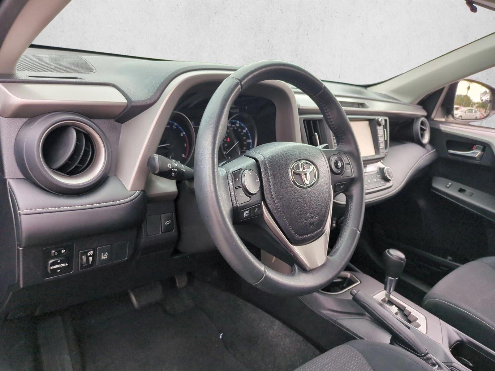 2017 Toyota RAV4 XLE FWD (GS)