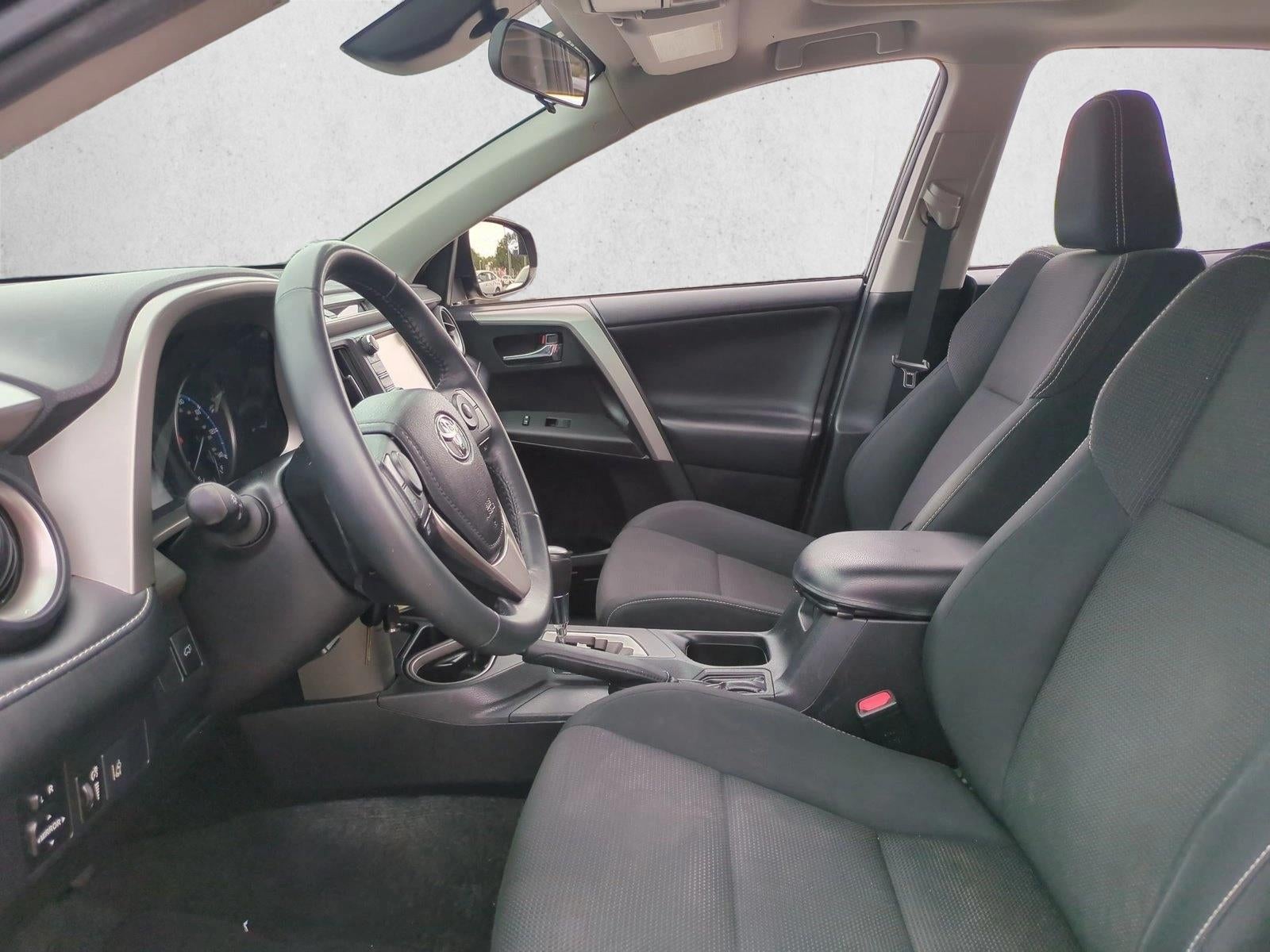2017 Toyota RAV4 XLE FWD (GS)