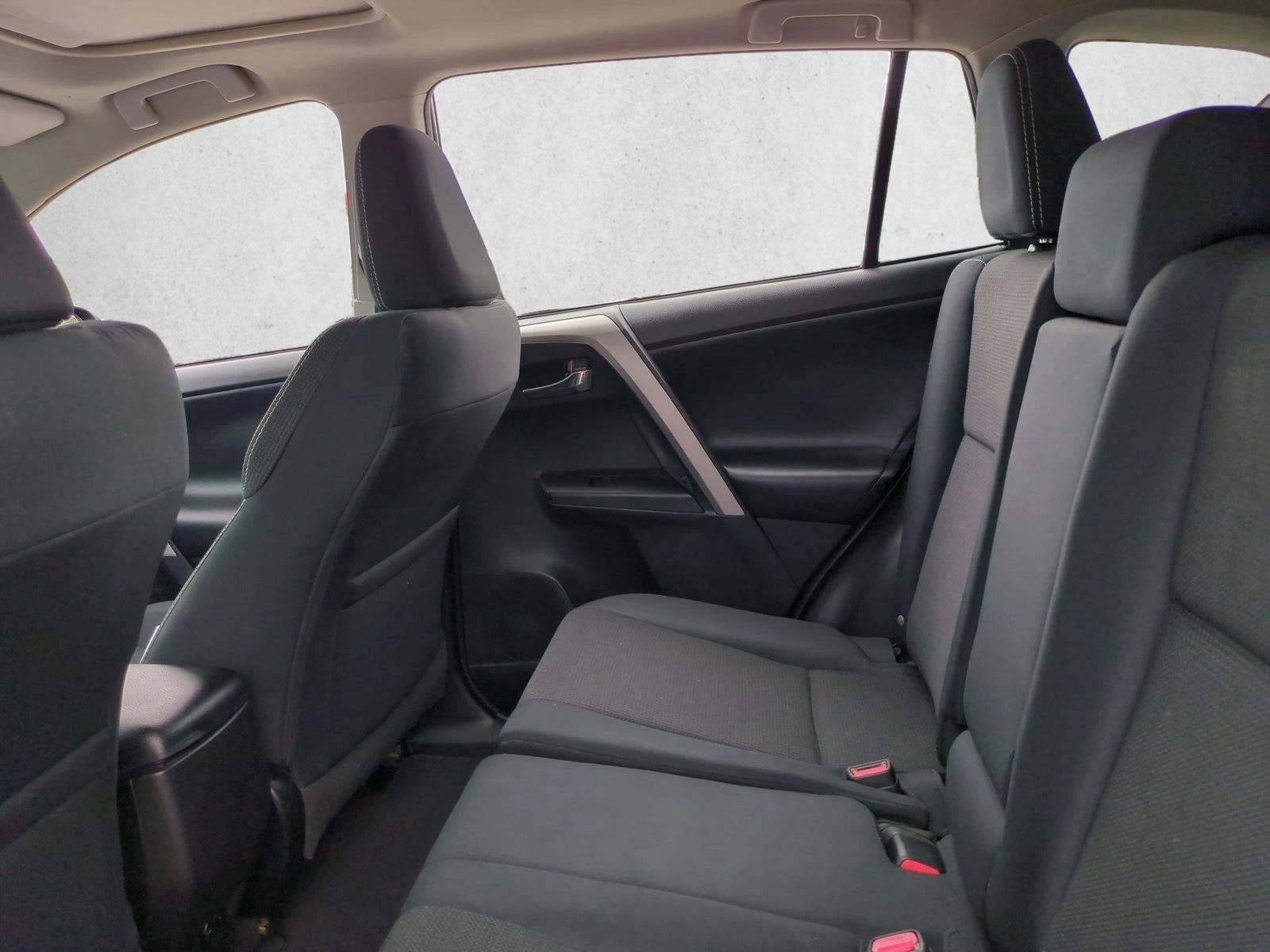 2017 Toyota RAV4 XLE FWD (GS)