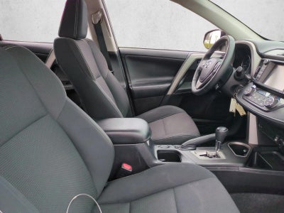 2017 Toyota RAV4 XLE FWD (GS)