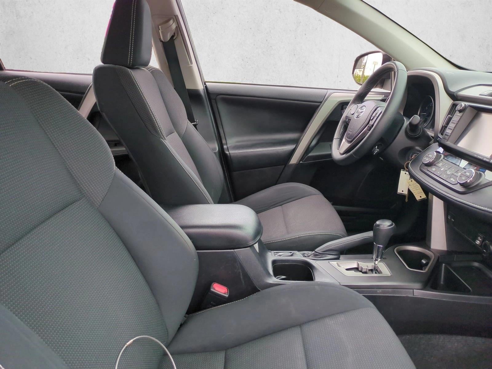 2017 Toyota RAV4 XLE FWD (GS)