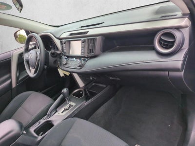 2017 Toyota RAV4 XLE FWD (GS)