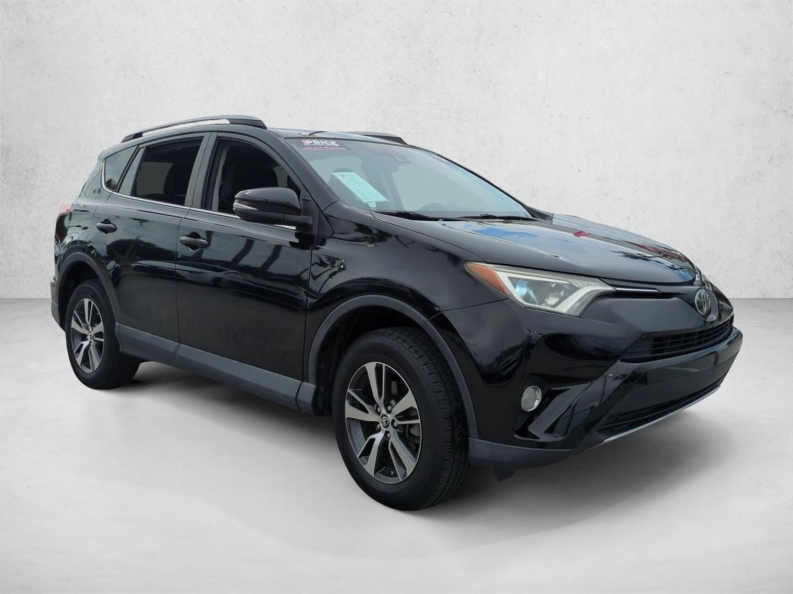 2017 Toyota RAV4 XLE FWD (GS)