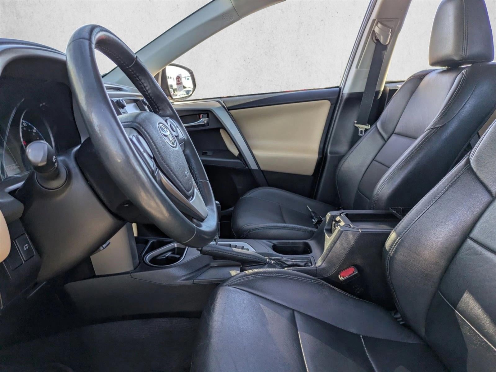 2017 Toyota RAV4 XLE FWD (GS)