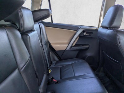 2017 Toyota RAV4 XLE FWD (GS)