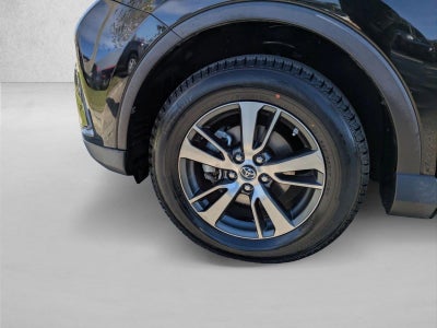 2017 Toyota RAV4 XLE FWD (GS)