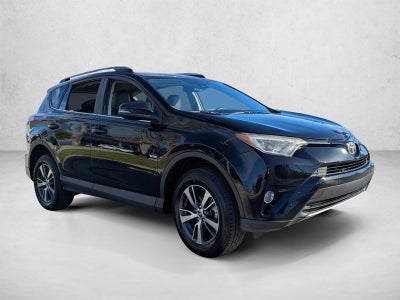2017 Toyota RAV4 XLE FWD (GS)