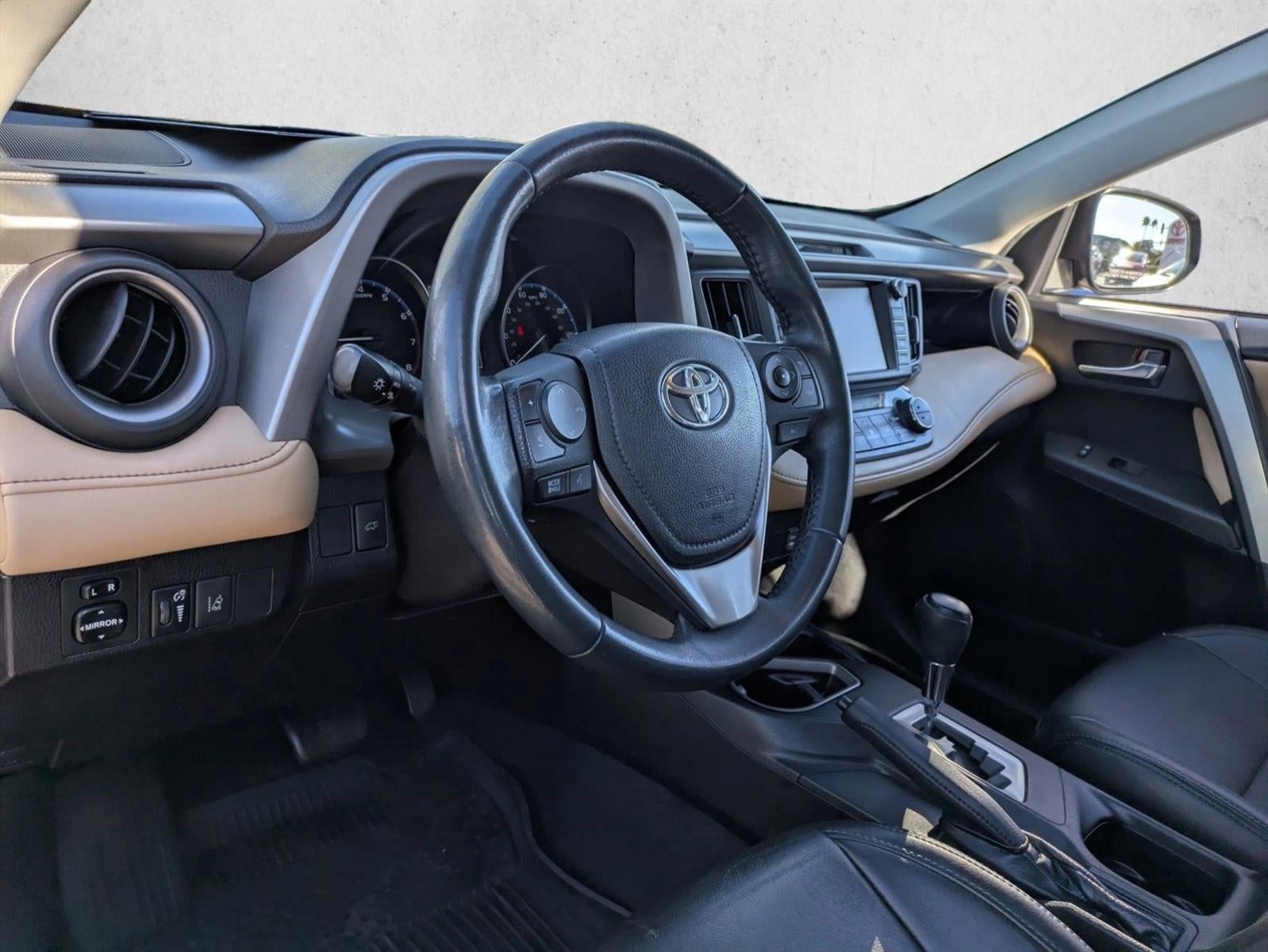 2017 Toyota RAV4 XLE FWD (GS)