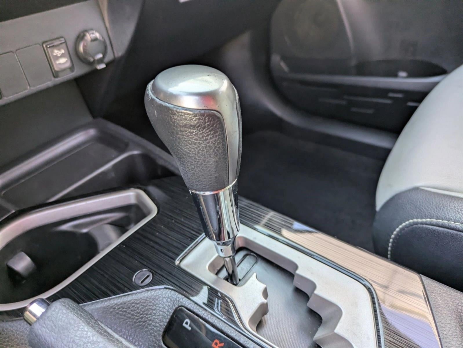 2017 Toyota RAV4 Limited FWD (Natl)