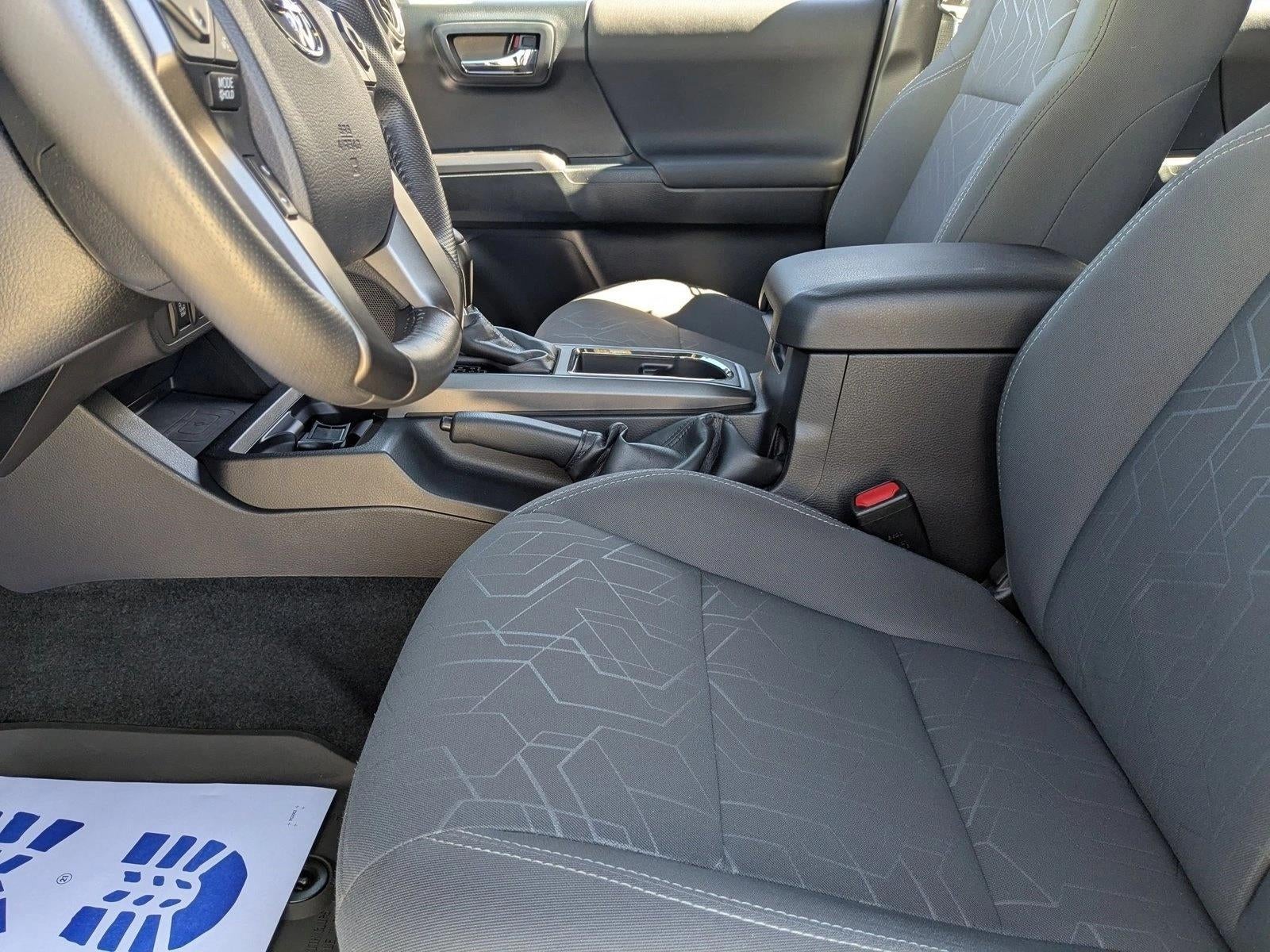 2017 Toyota Tacoma TRD Off Road Double Cab 5' Bed V6 4x2 AT (Natl)