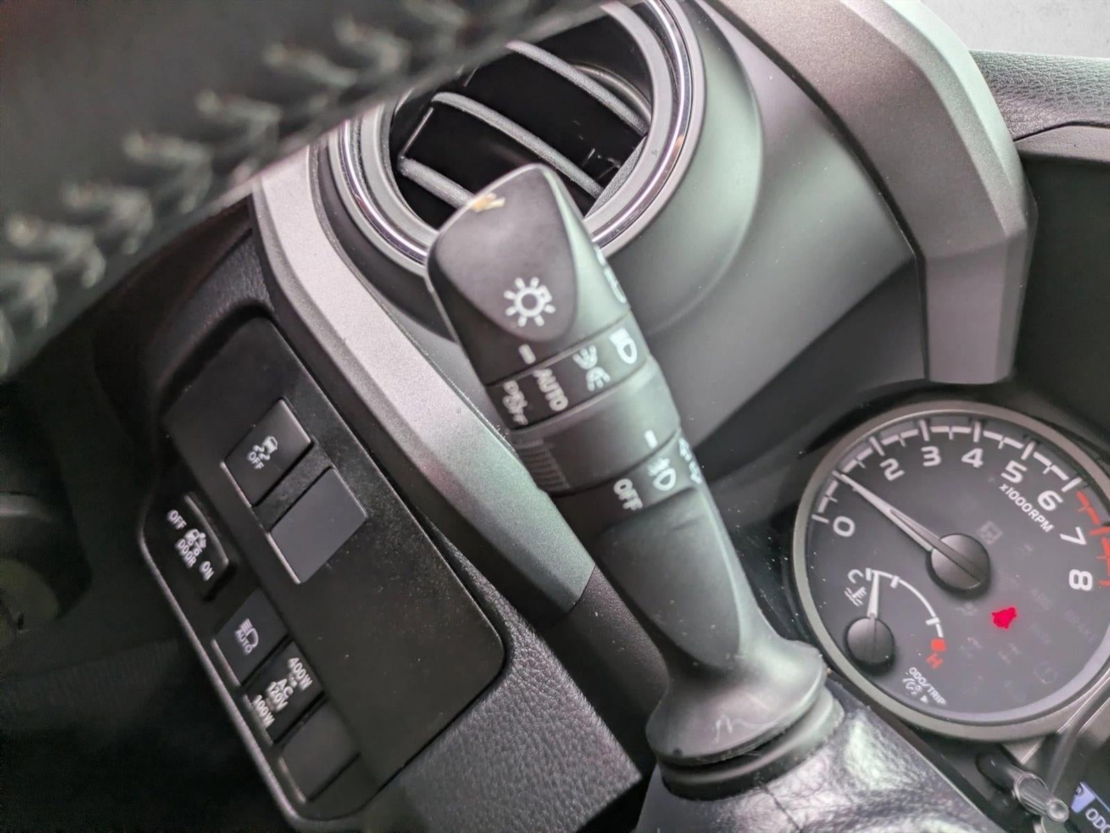 2022 Toyota Tacoma 2WD 2WD TRD Sport Double Cab 5' Bed V6 AT (Natl)