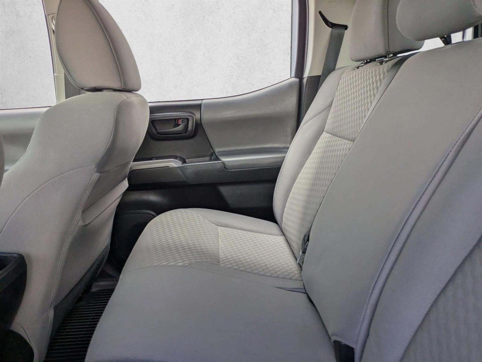 2022 Toyota Tacoma 2WD 2WD SR5 Double Cab 5' Bed V6 AT (GS)