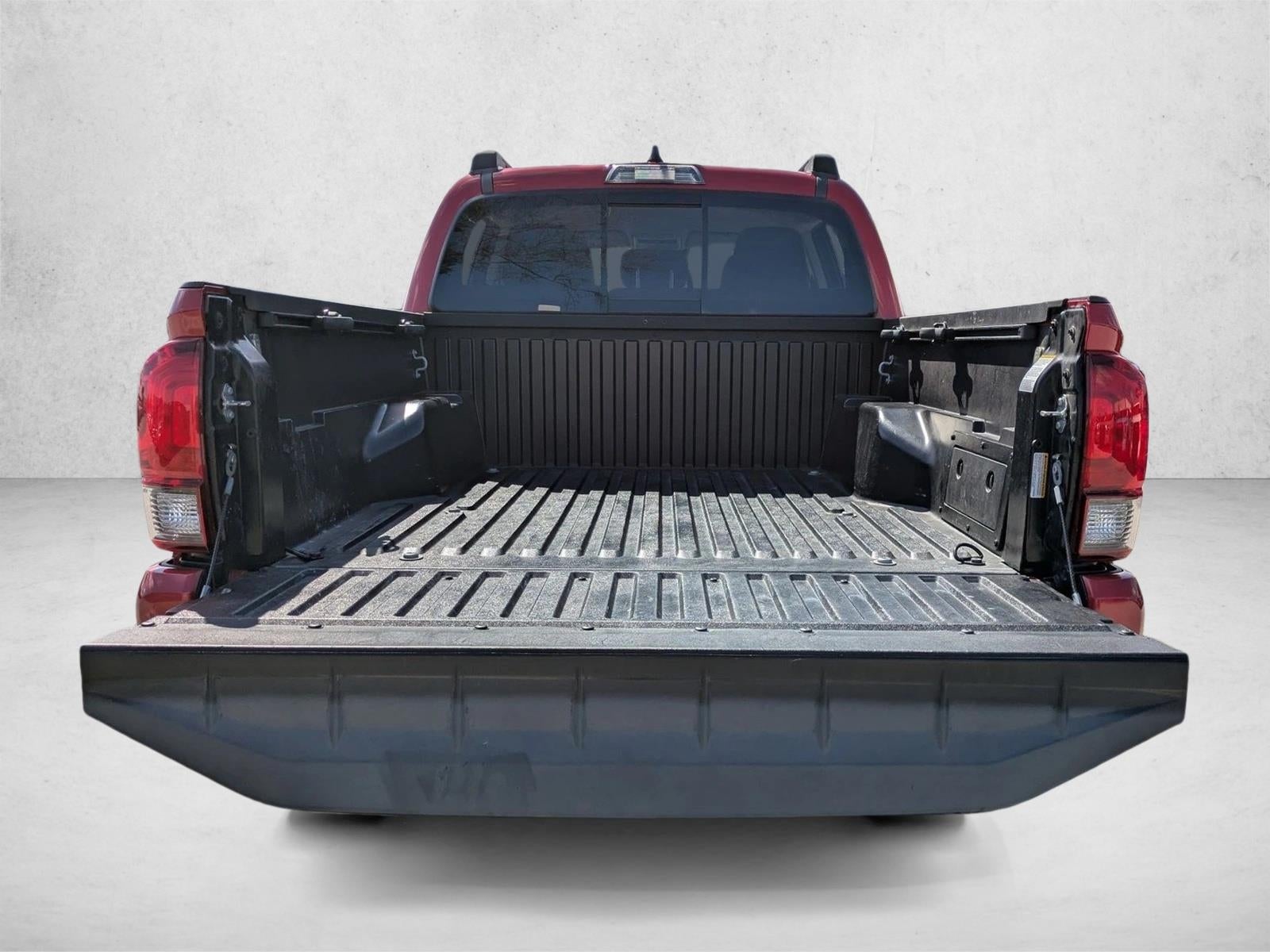 2022 Toyota Tacoma 2WD 2WD SR5 Double Cab 5' Bed V6 AT (GS)