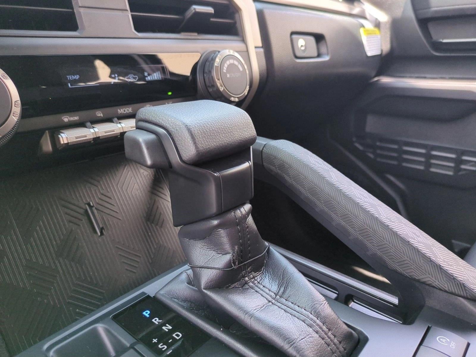 2025 Toyota Tacoma 2WD 2WD SR5 Double Cab 5' Bed AT (SE)