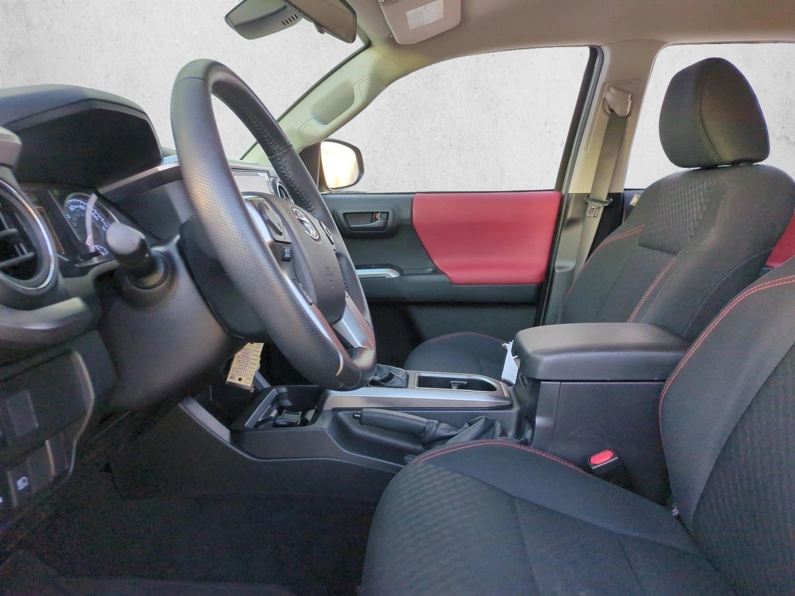 2022 Toyota Tacoma 2WD 2WD SR5 Double Cab 5' Bed I4 AT (SE)