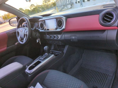 2022 Toyota Tacoma 2WD 2WD SR5 Double Cab 5' Bed I4 AT (SE)