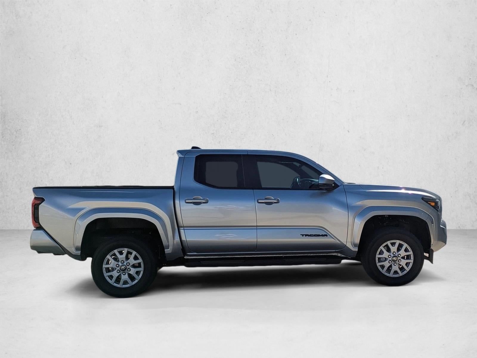 2024 Toyota Tacoma 2WD 2WD SR5 Double Cab 5' Bed AT (Natl)