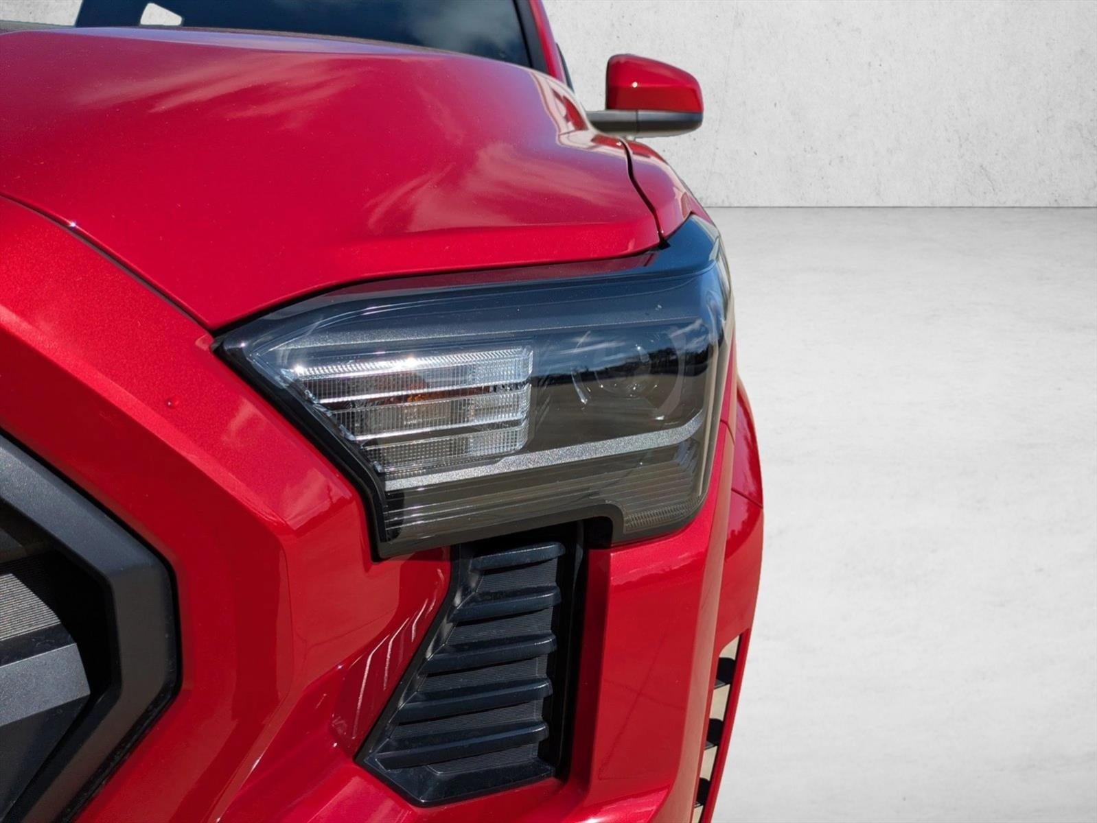 2024 Toyota Tacoma 2WD 2WD SR5 Double Cab 5' Bed AT (SE)