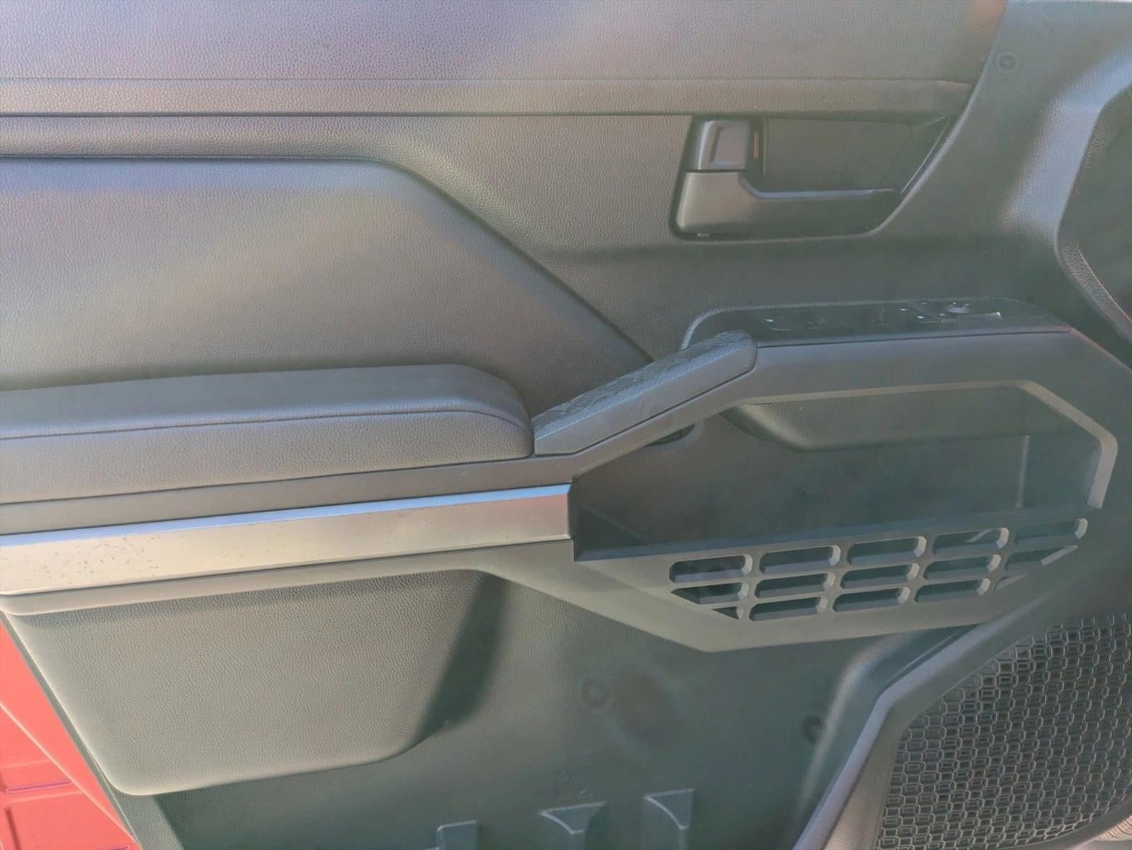 2024 Toyota Tacoma 2WD 2WD SR5 Double Cab 5' Bed AT (SE)