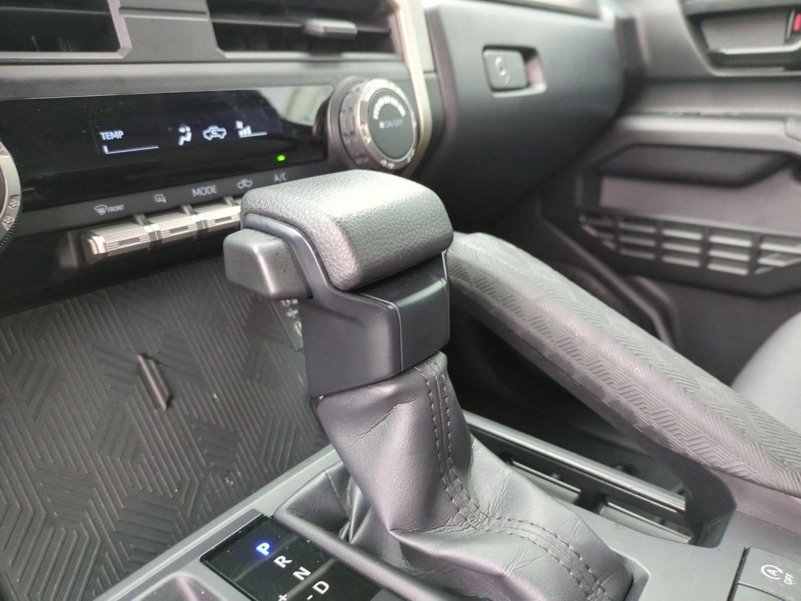 2024 Toyota Tacoma 2WD 2WD SR5 Double Cab 5' Bed AT (Natl)