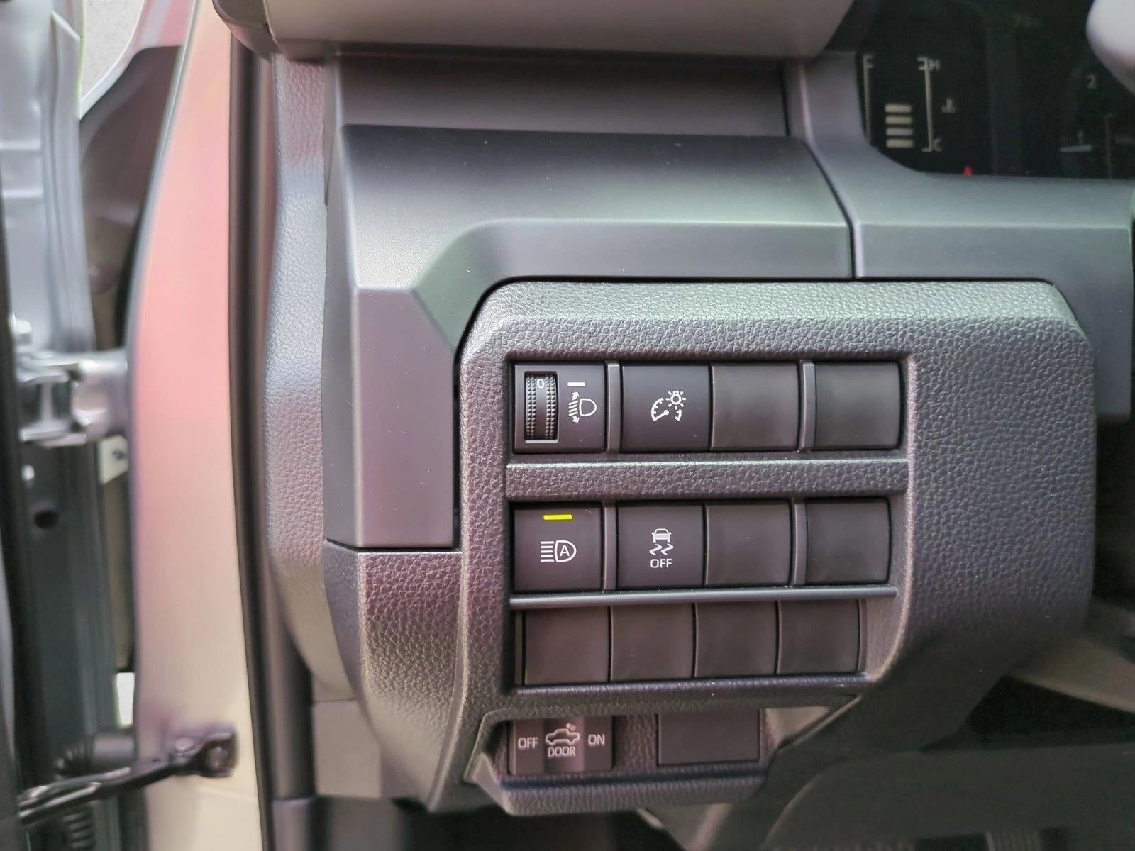 2025 Toyota Tacoma 2WD 2WD SR Double Cab 5' Bed AT (GS)