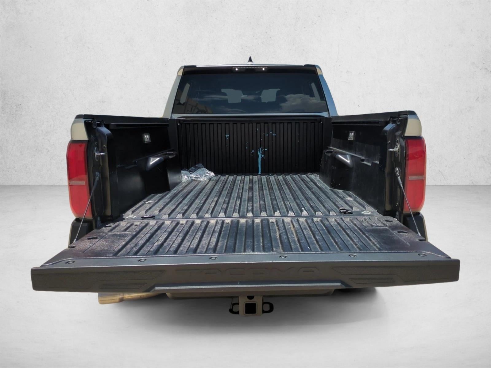 2025 Toyota Tacoma 2WD 2WD SR Double Cab 5' Bed AT (GS)
